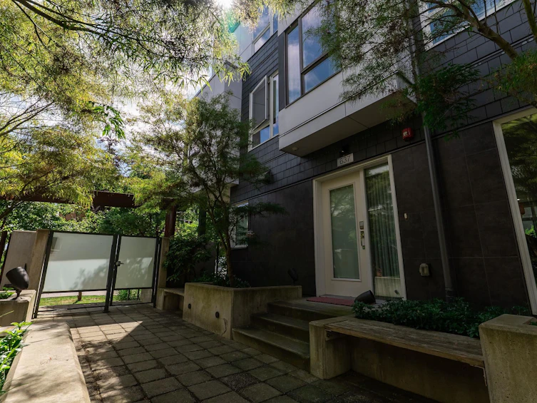 637 Victoria Drive, Vancouver, BC, V5L 0C3 - 37