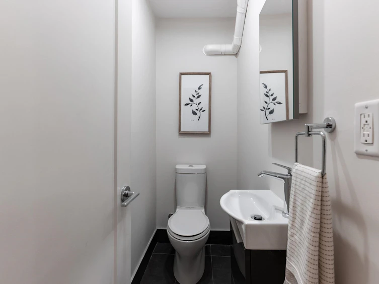 637 Victoria Drive, Vancouver, BC, V5L 0C3 - 16