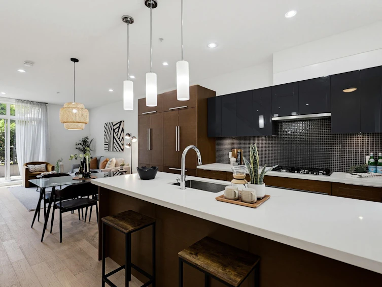 637 Victoria Drive, Vancouver, BC, V5L 0C3 - 2