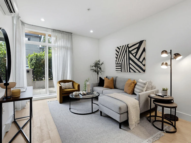 637 Victoria Drive, Vancouver, BC, V5L 0C3 - 3
