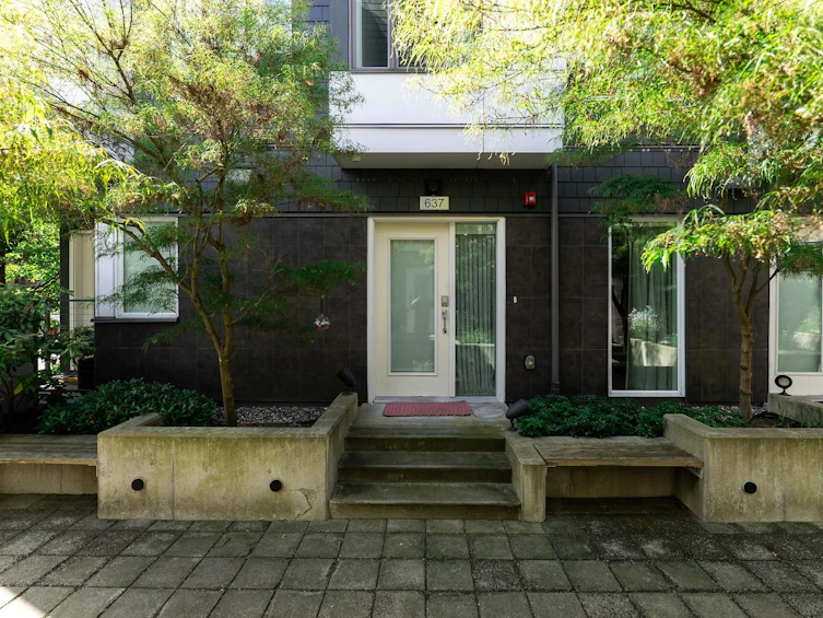 637 Victoria Drive, Vancouver, BC, V5L 0C3 - 36