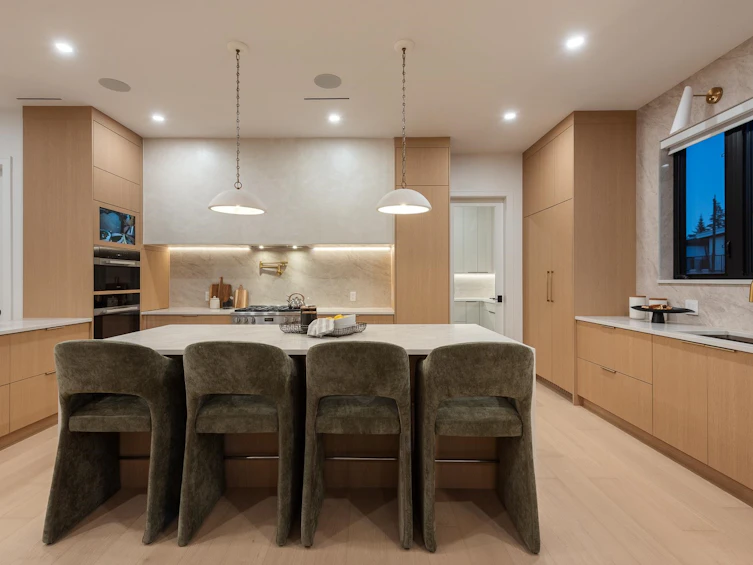 805 Prospect Street, Coquitlam, BC, V3J 6E8 - 10