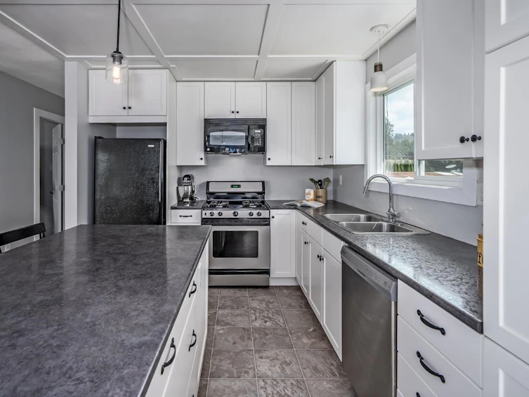 33561 7 Avenue, Mission, BC, V2V 2E8 - 13