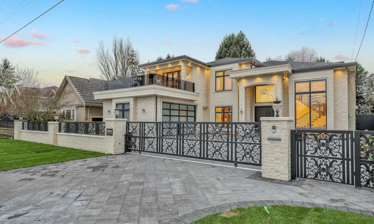 5891 Riverdale Drive