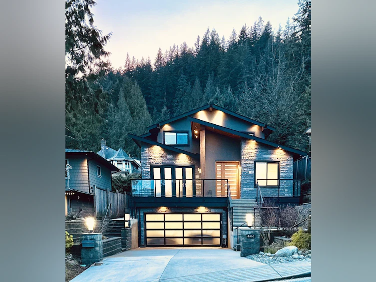 4365 Mountain Highway, North Vancouver, BC, V7K 2K3 - 35