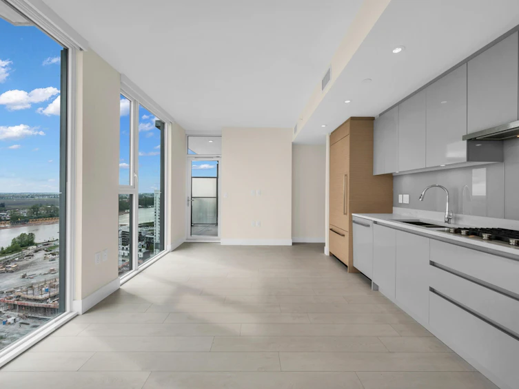 2406-3538 Sawmill Crescent, Vancouver, BC, V5S 0E3 - 4