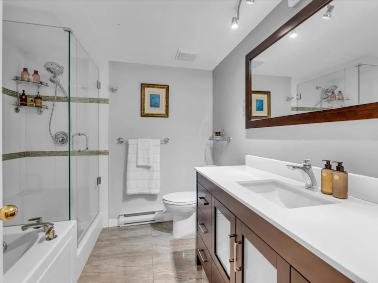 312-15555 16 Avenue, Surrey, BC, V4A 1R7 - 17