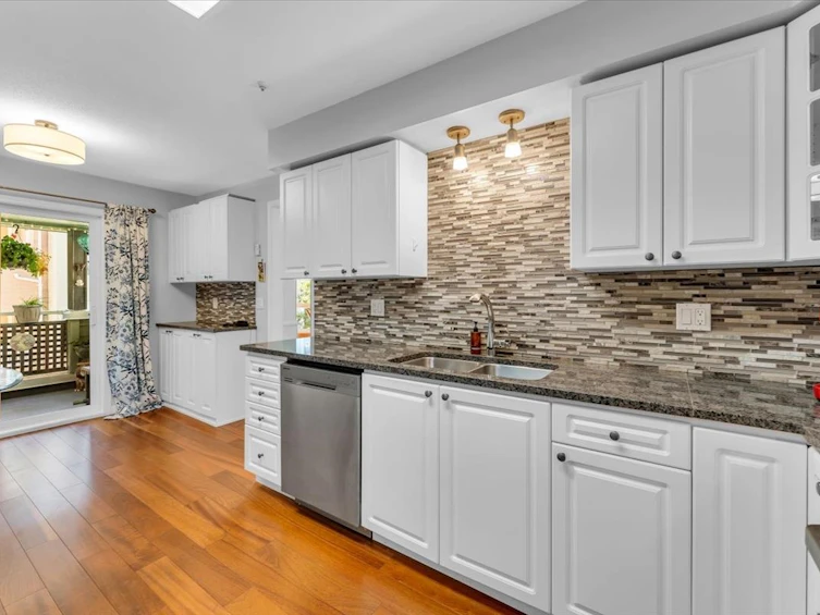 312-15555 16 Avenue, Surrey, BC, V4A 1R7 - 13