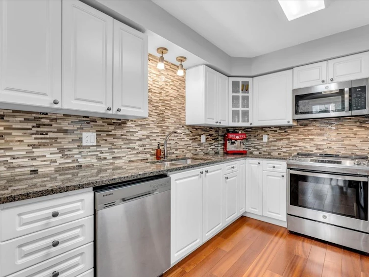 312-15555 16 Avenue, Surrey, BC, V4A 1R7 - 10