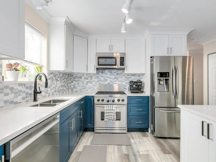 8376 Centre Street, Delta, BC, V4C 3X4 - 8