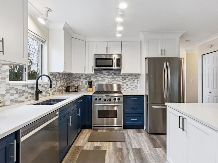 8376 Centre Street, Delta, BC, V4C 3X4 - 11