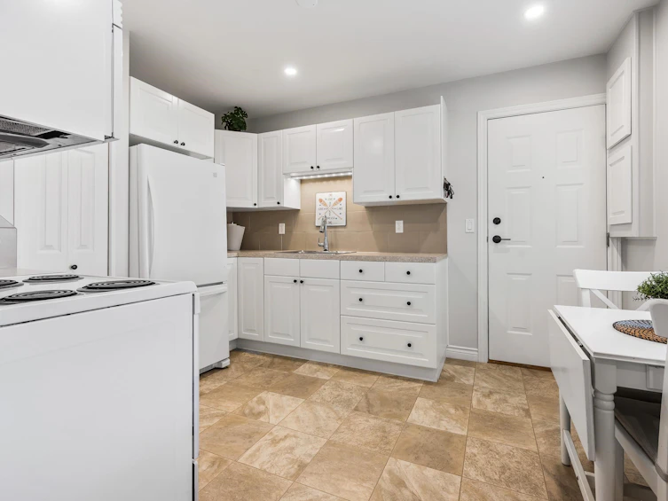361 Pine Street, Cultus Lake, BC, V2R 4Y9 - 11