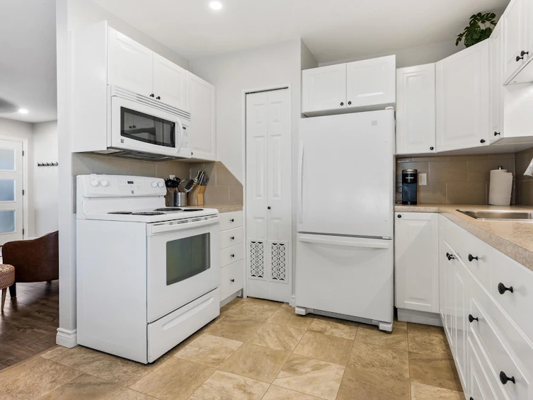 361 Pine Street, Cultus Lake, BC, V2R 4Y9 - 13