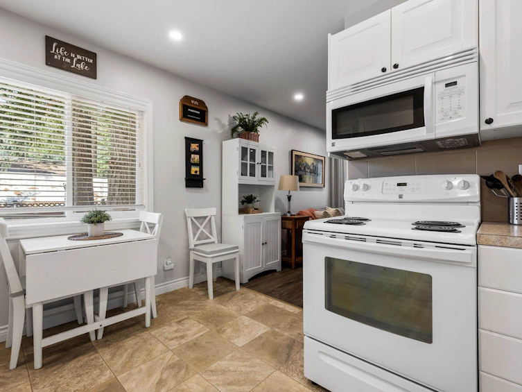 361 Pine Street, Cultus Lake, BC, V2R 4Y9 - 14