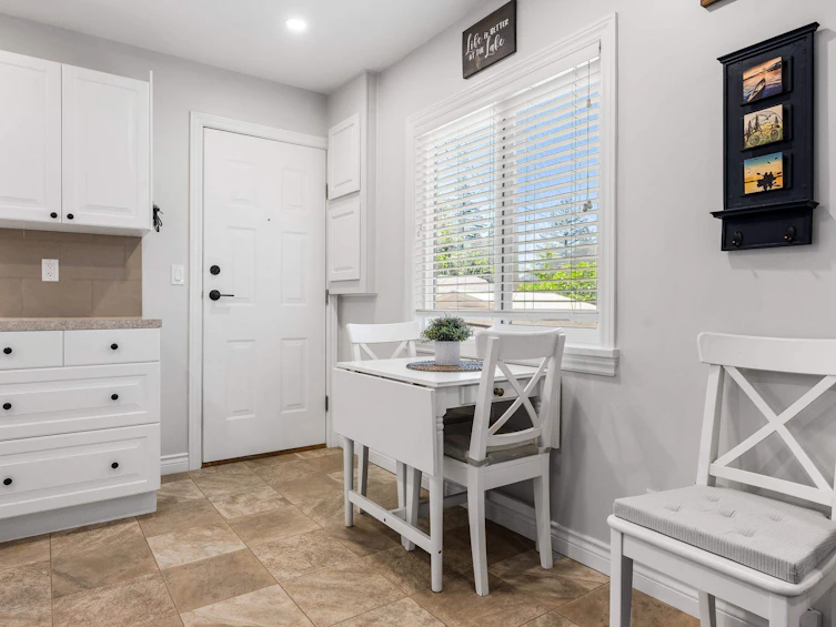 361 Pine Street, Cultus Lake, BC, V2R 4Y9 - 10