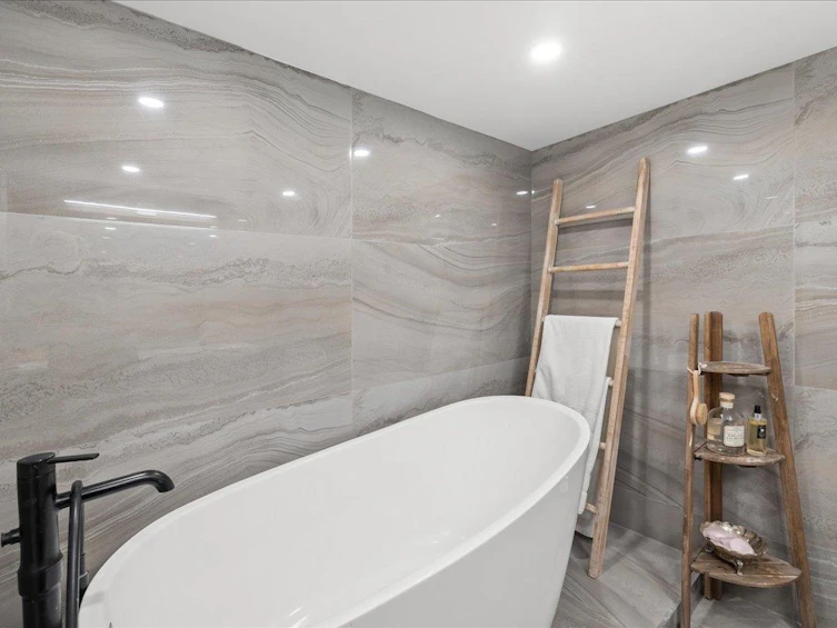 708-188 E Esplanade, North Vancouver, BC, V7L 4Y1 - 20