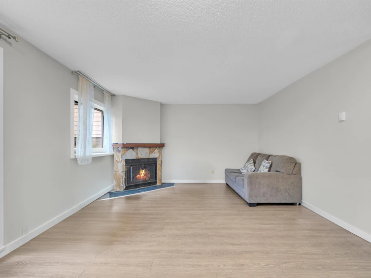 13335 70b Avenue, Surrey, BC, V3W 7Z3 - 7