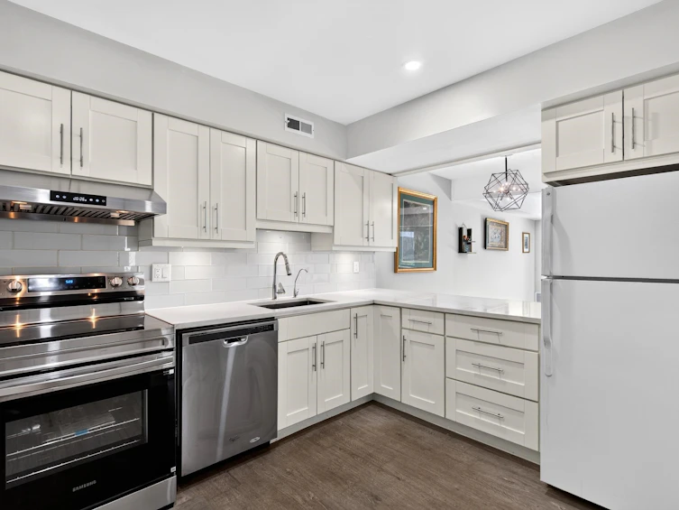 7330 Coronado Drive, Burnaby, BC, V5A 1R1 - 2