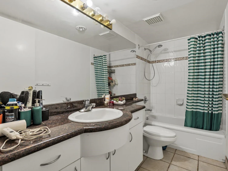 910-6611 Cooney Road, Richmond, BC, V6Y 4C5 - 11