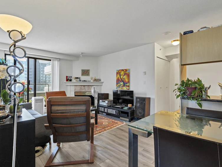 910-6611 Cooney Road, Richmond, BC, V6Y 4C5 - 9