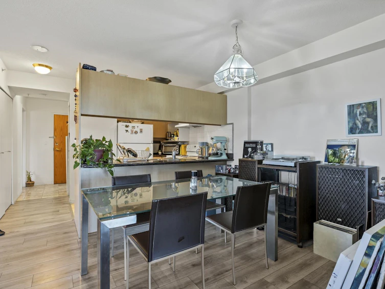 910-6611 Cooney Road, Richmond, BC, V6Y 4C5 - 8
