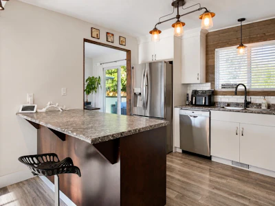 2170 Moss Crescent - 5