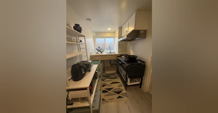 300 E 35th Avenue, Vancouver, BC, V5W 1A7