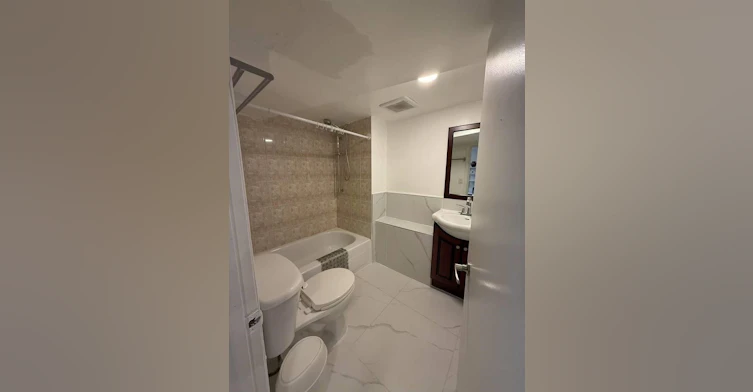 300 E 35th Avenue, Vancouver, BC, V5W 1A7 - 7