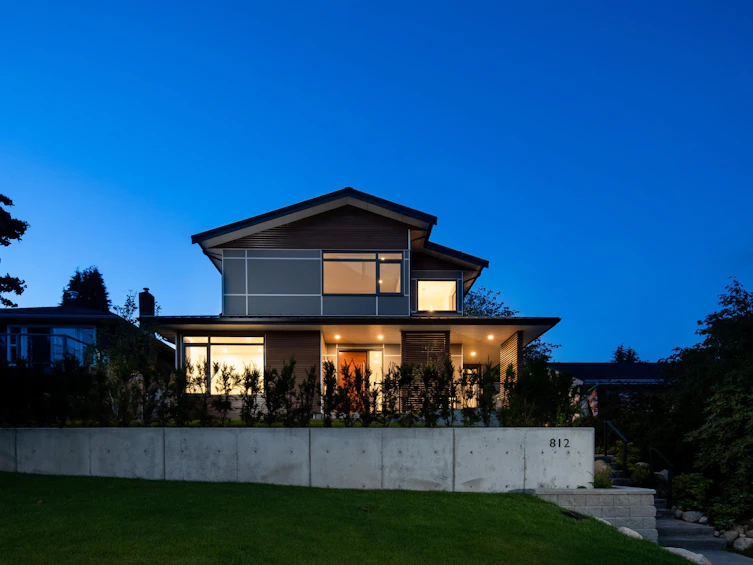 812 E 6th Street, North Vancouver, BC, V7L 1R7
