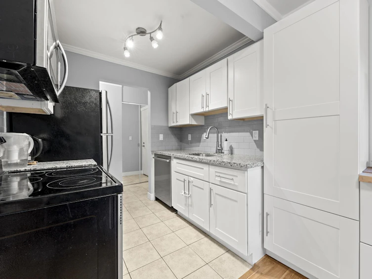 204-330 Cedar Street, New Westminster, BC, V3L 3P1 - 4