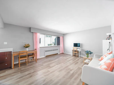 108-8622 Selkirk Street - 3