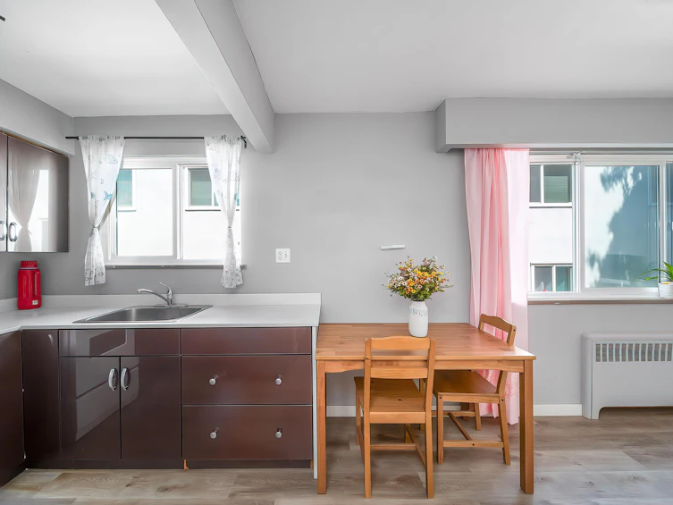 108-8622 Selkirk Street, Vancouver, BC, V6P 4J3 - 8