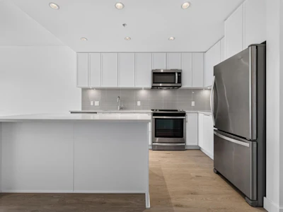 404-2382 Atkins Avenue - 3