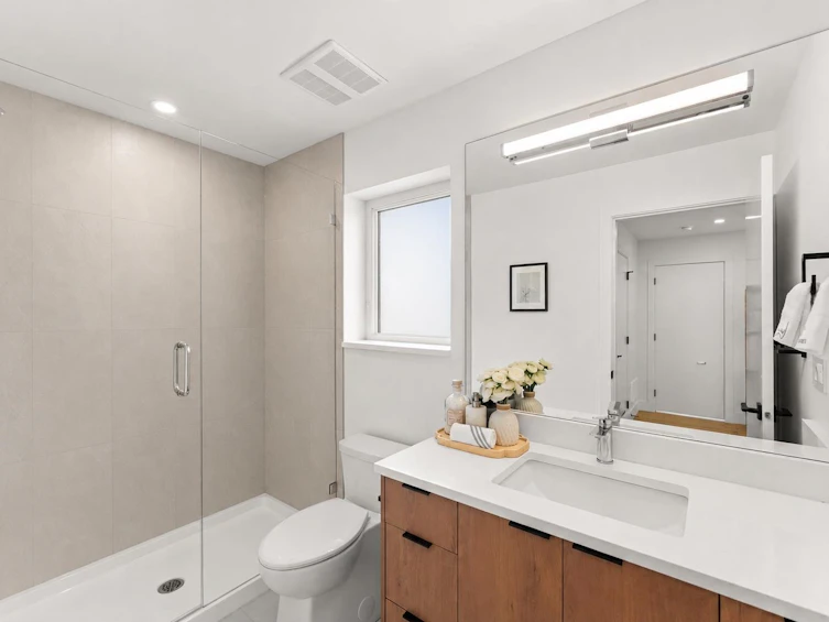 1-1368 Park Drive, Vancouver, BC, V6P 2K6 - 12