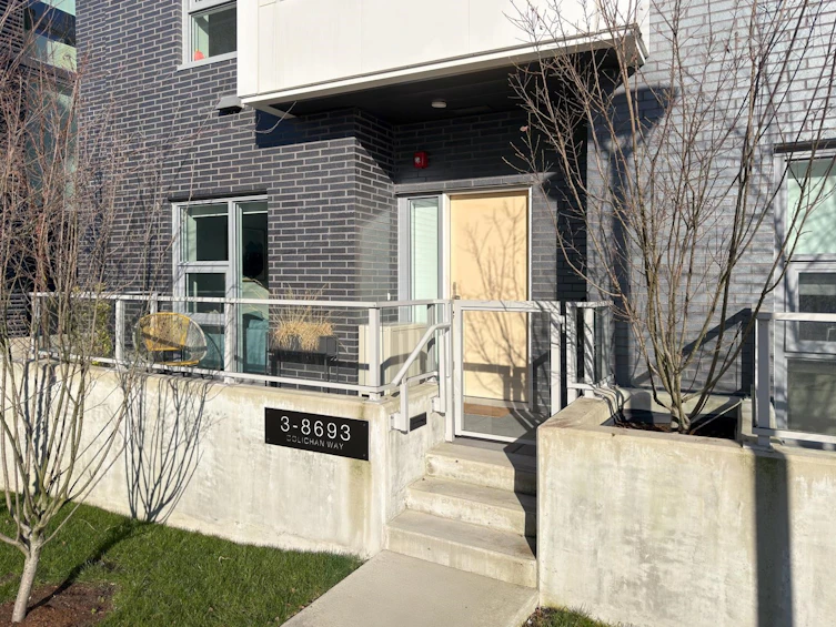 3-8693 Oolichan Way, Vancouver, BC, V5S 0G7 - 2