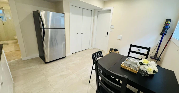 4609 W 9th Avenue, Vancouver, BC, V6R 2E3 - 4