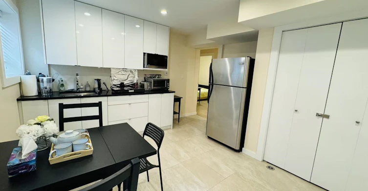4609 W 9th Avenue, Vancouver, BC, V6R 2E3 - 3