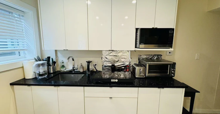 4609 W 9th Avenue, Vancouver, BC, V6R 2E3