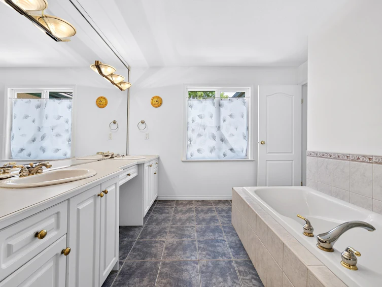 6215 Dunsmuir Crescent, Richmond, BC, V7C 5T7 - 32