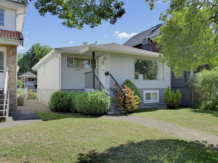 1280 E 27th Avenue, Vancouver, BC, V5V 2L8 - 28