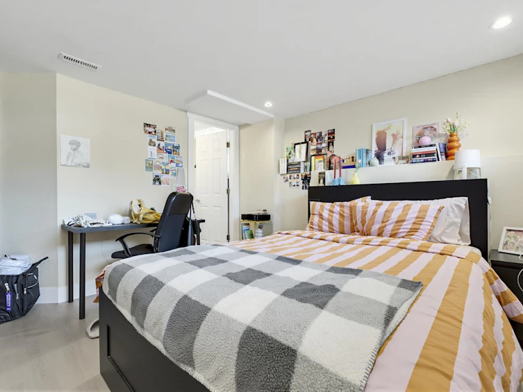 1280 E 27th Avenue, Vancouver, BC, V5V 2L8 - 15