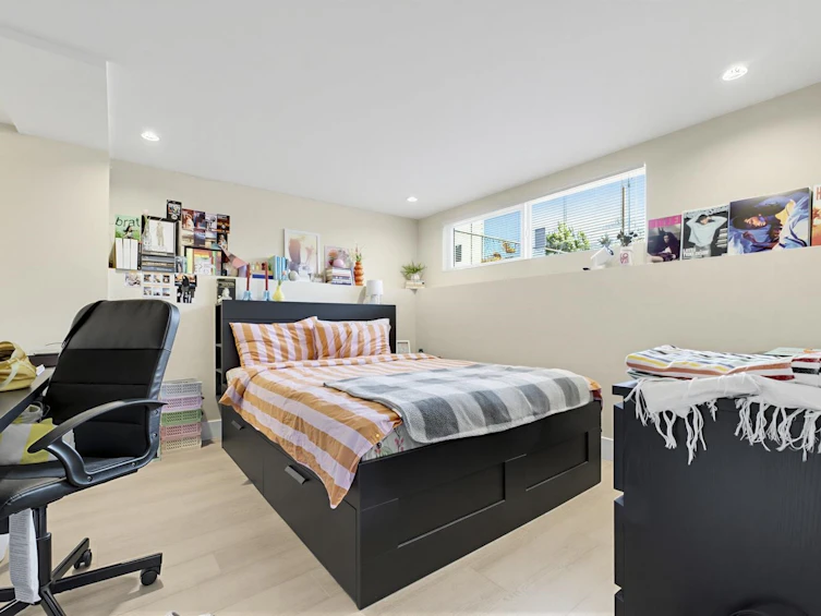 1280 E 27th Avenue, Vancouver, BC, V5V 2L8 - 14