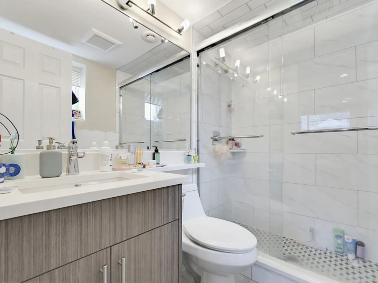 1280 E 27th Avenue, Vancouver, BC, V5V 2L8 - 16