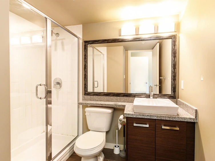 301-2959 Glen Drive, Coquitlam, BC, V3B 0B8 - 8