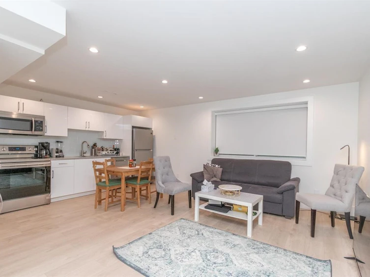 440 W Queens Road, North Vancouver, BC, V7N 2K7 - 40