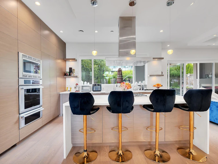 440 W Queens Road, North Vancouver, BC, V7N 2K7 - 7