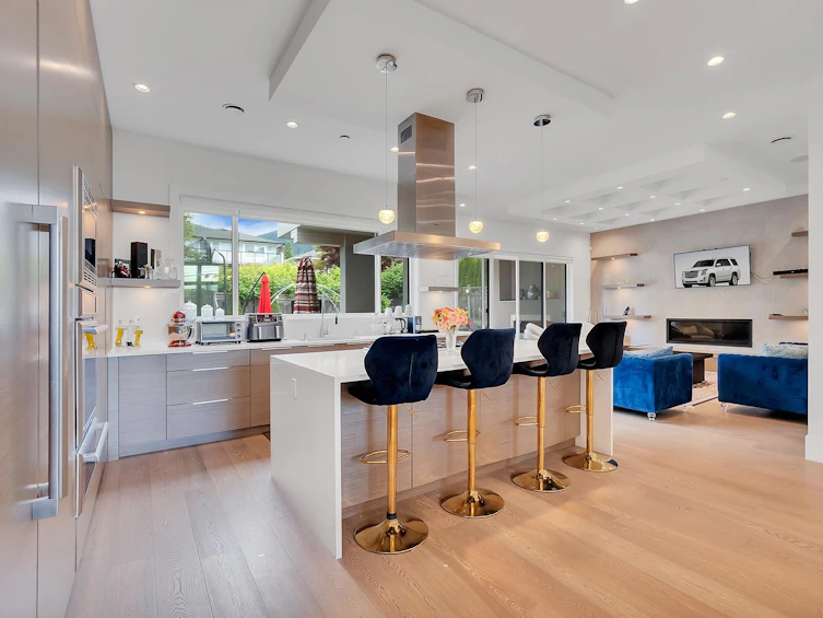 440 W Queens Road, North Vancouver, BC, V7N 2K7 - 8