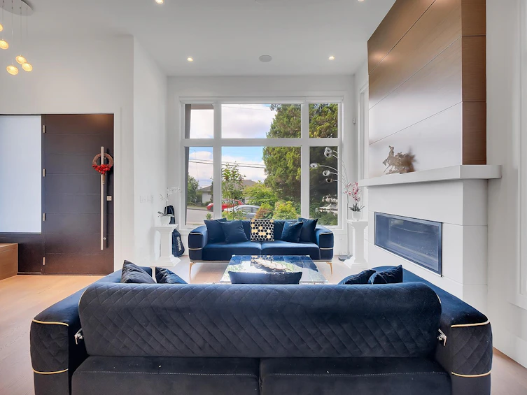 440 W Queens Road, North Vancouver, BC, V7N 2K7 - 10
