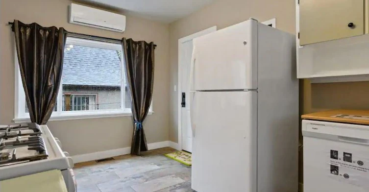 Upper-551 Atlantic Street, Vancouver, BC, V6A 2J8 - 15