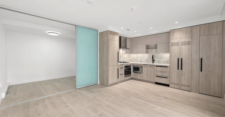 312 E 15 Avenue, Vancouver, BC, V5T 0K5 - 4